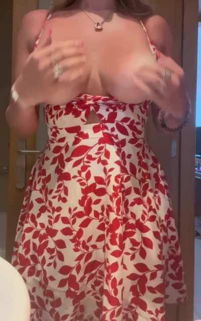 This dress is perfect for a titty reveal [OC]