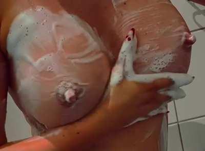 Soapy bouncy Swedish tits 😘